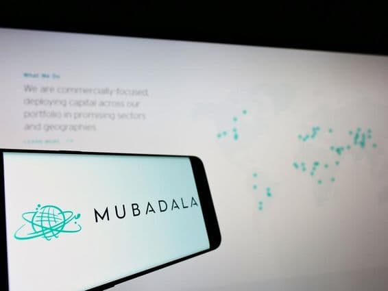 موبائل فون پر مبادلہ کا مظاہرہ۔