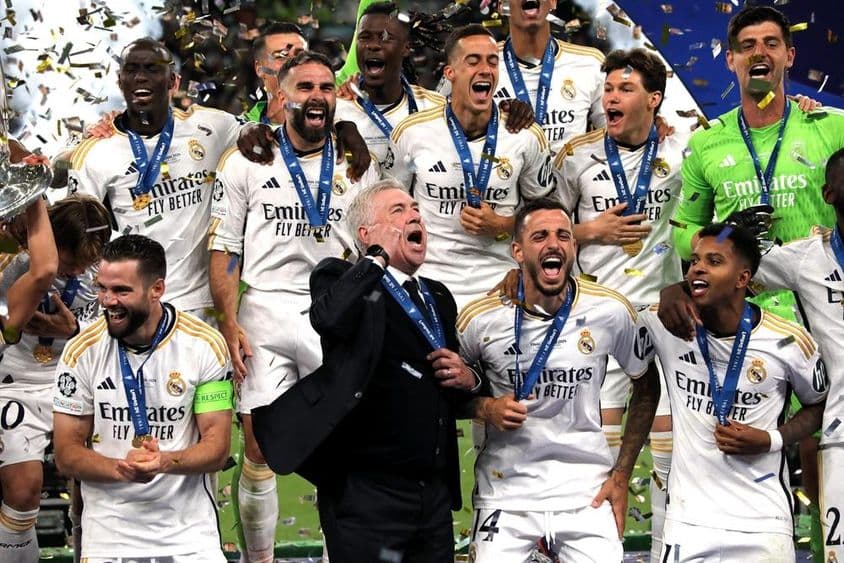 میچ میں فتح کے بعد ریال میڈرڈ کا جشن