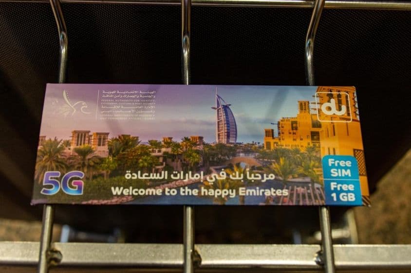 پرانا دو موبائل سیاحتی کارڈ دکھایا گیا، 1 جی بی ڈیٹا شامل ہے۔