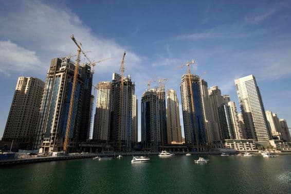 دبئی کے آسمان چھوتے عمارتیں۔