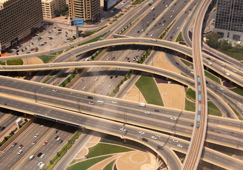 دبئی جنکشن میٹرو کے ساتھ۔