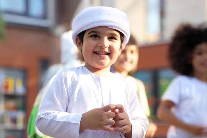 عربی طالب علم ایک کلاس روم میں۔