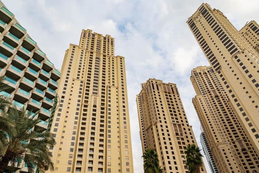 دبئی میں تعمیر شدہ پرانے بلند عمارتیں۔