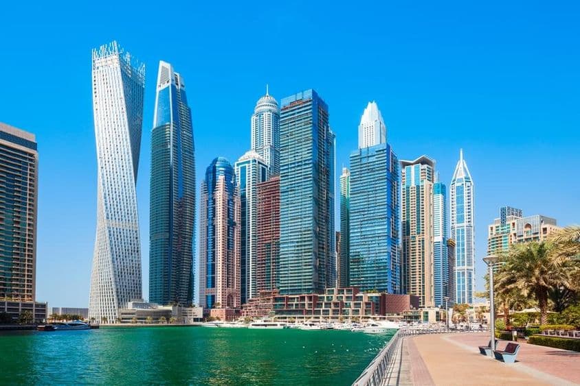 دبئی کی فلک بوس عمارات۔