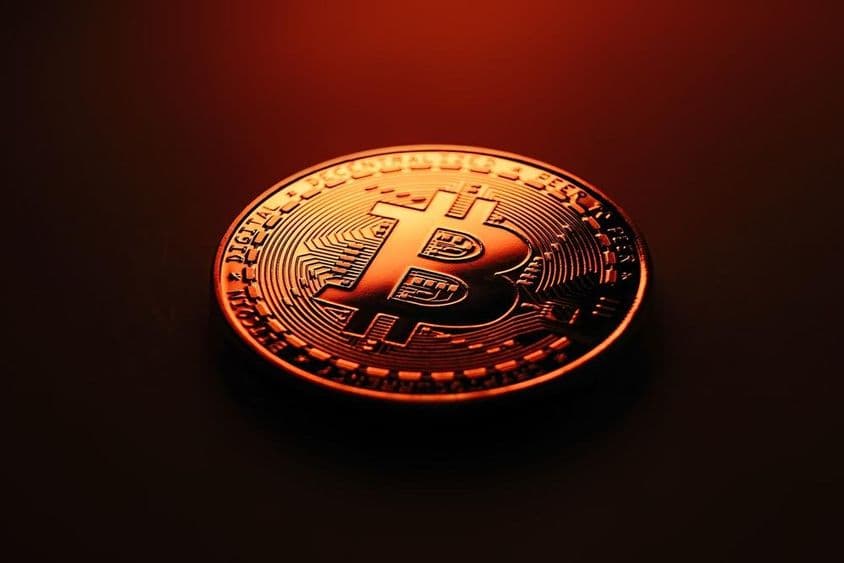 سونے کا بٹ کوائن سکّہ۔