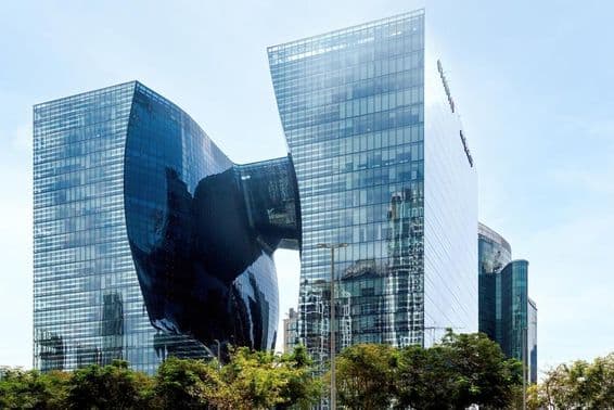 بزنس بے میں اوپس ٹاور