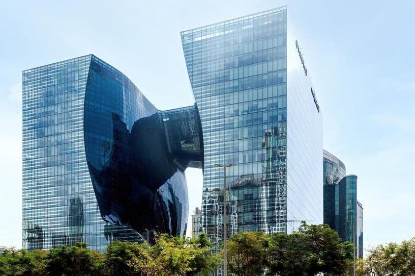 بزنس بے میں اوپس ٹاور