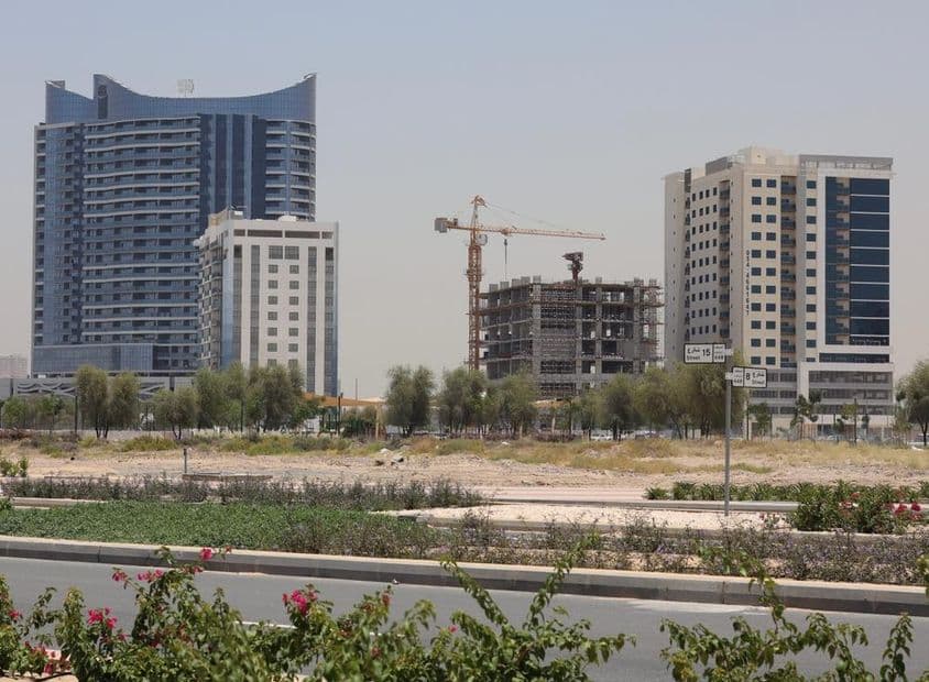 دبئی لینڈ ریزیڈنس کمپلیکس برادری میں رہائشی عمارتیں۔