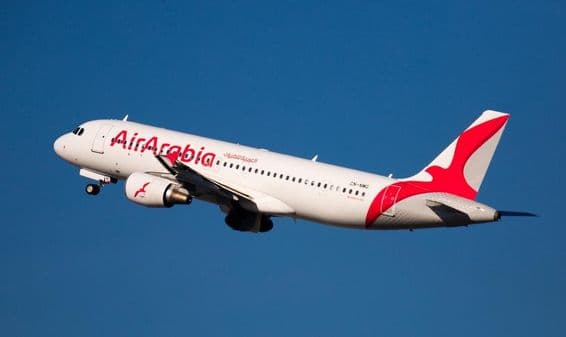 ایئر عربیہ ایئرلائنز کا Airbus A320، رن وے سے اڑان بھرتے ہوئے۔