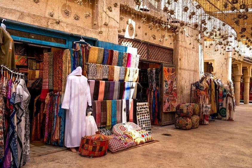 دبئی، متحدہ عرب امارات کے روایتی اجناس کی مارکیٹ قدیم شہر میں۔