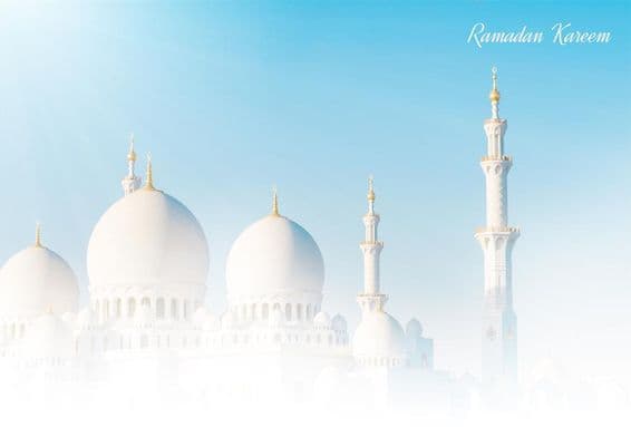 پس منظر میں خوبصورت مسجد کے ساتھ بابرکت رمضان