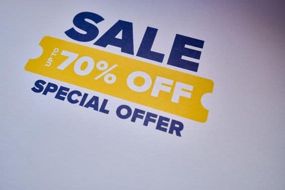 خاص پیشکش ٹیگ جس پر 70 فیصد تک کی چھوٹ