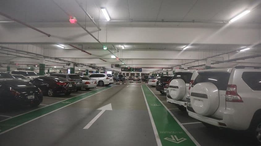 مردیف سٹی سینٹر، دبئی میں پارکنگ کی ساخت۔