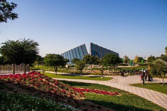 دبئی سفاری پارک کا داخلی راستہ۔