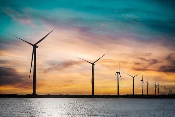 ہوا کے ٹربائن بجلی پیدا کر رہے ہیں۔