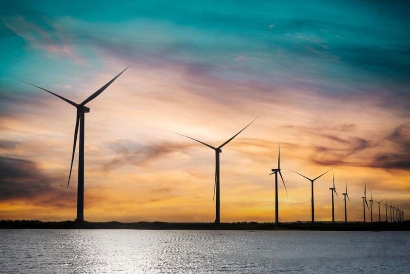 ہوا کے ٹربائن بجلی پیدا کر رہے ہیں۔