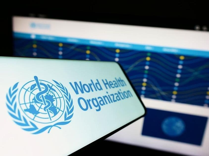 موبائل فون پر اقوام متحدہ عالمی ادارہ صحت (WHO) کا لوگو۔