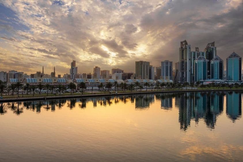 شارجہ کے سینٹرل سواقس کی مشہور عمارت۔