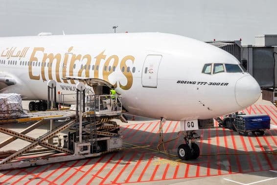 بوئنگ ٧٧٧-٣٠٠ ای آر ایمریٹس ایئر لائنز۔