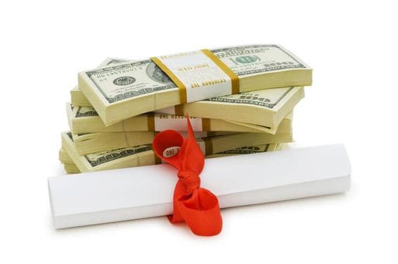 مہنگی تعلیم، ڈالر کے بل اور ڈپلوما۔