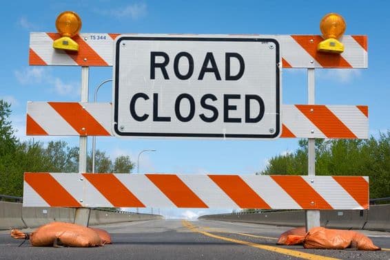 سڑک بند سیکشن کا نشان