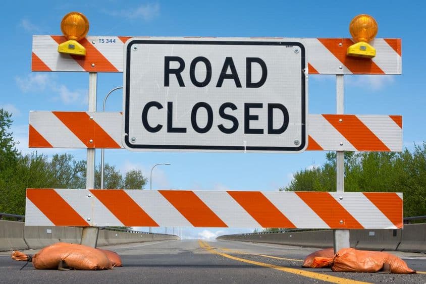 سڑک بند سیکشن کا نشان