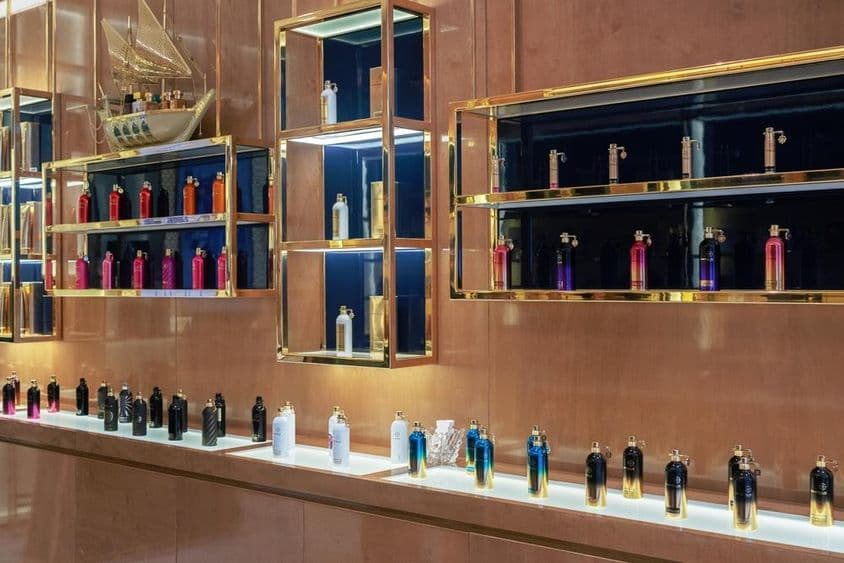 دبئی مول – لگژری عطر اور تیل نمائش پر
