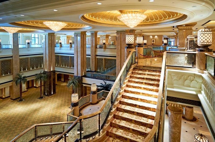 ابو ظہبی: امارات پیلس لگژری ہوٹل