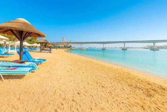 دبئی میں جزیرہ پام جمیرا کا سمندر