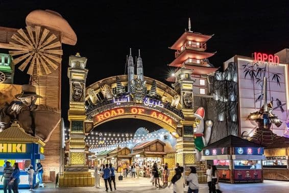 دبئی گلوبل ولیج میں ایشیا روٹ پویلین۔