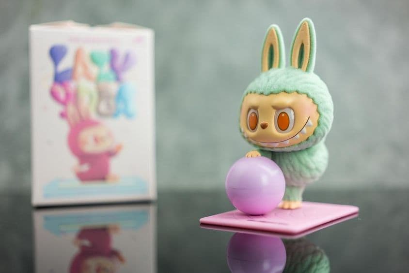 دی مونسٹرز لیزی یوگا سیریز شکلیں۔