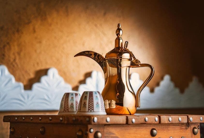 روایتی عرب قہوہ دان۔ سعودی قہوہ دالہ۔