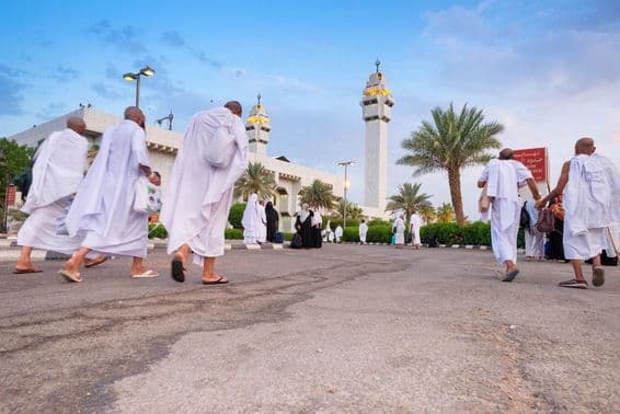 مکہ میں اپنے مقدس سفر کے دوران حاجی