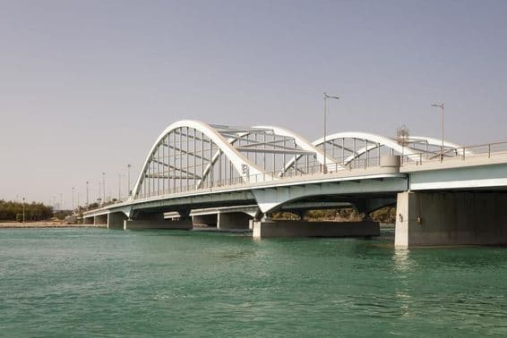 ابوظہبی، متحدہ عرب امارات میں الثقۃ پل۔