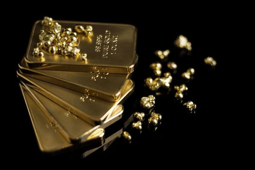سونے کی باریں ایک دوسرے کے اوپر رکھی ہوئی ہیں۔