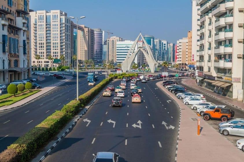 دبئی میں المکتوم روڈ اور دیر کلاک ٹاور