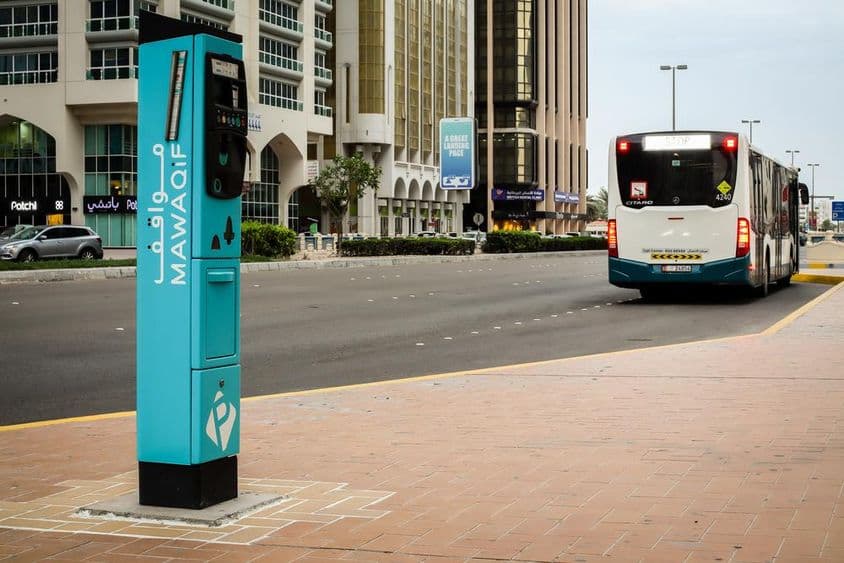 یو اے ای کے دارالحکومت میں ماوقف پارکنگ ٹکٹ پرنٹر۔