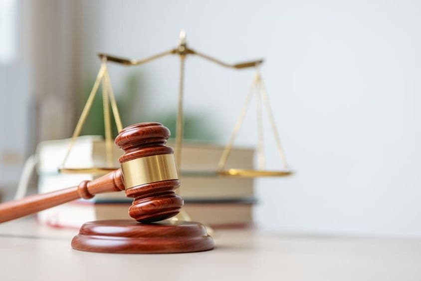 لکڑی کی بنیاد پر لکڑی کا ایک گاول۔