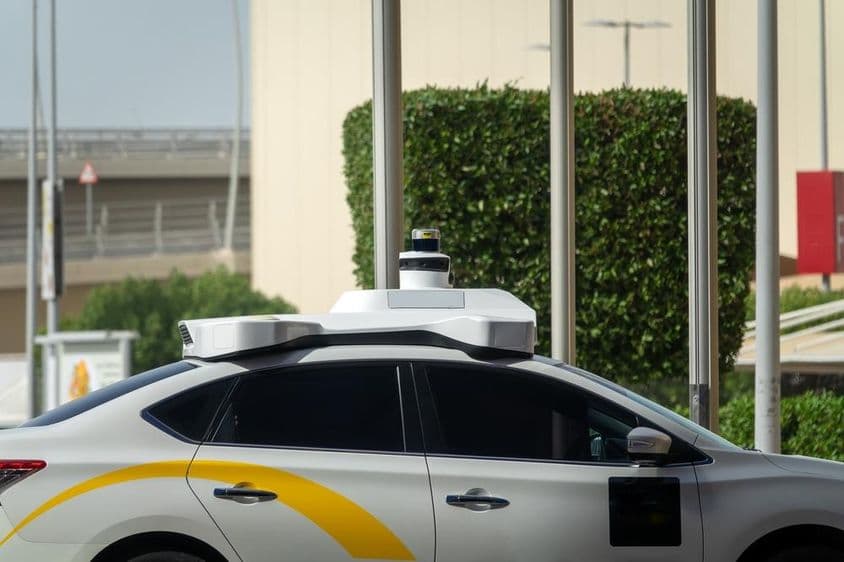 ابوظہبی، متحدہ عرب امارات میں خودکار ٹیکسی۔