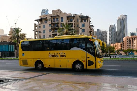 دوبئی اسکول بس شہر کے مرکز میں
