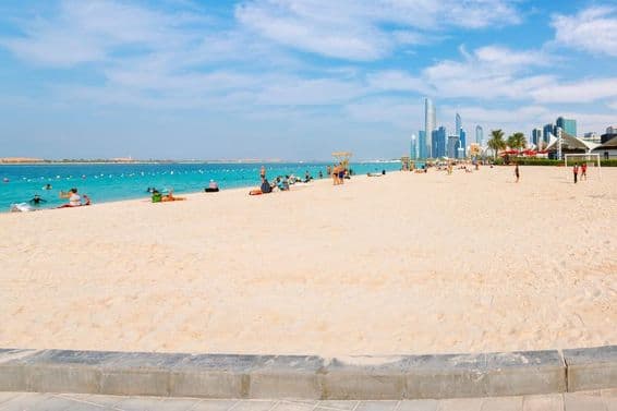 عربین گلف پر وسیع، ریتلا کرنیش ساحل۔