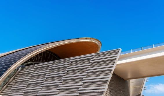 دبئی میں میٹرو اسٹیشن، متحدہ عرب امارات۔