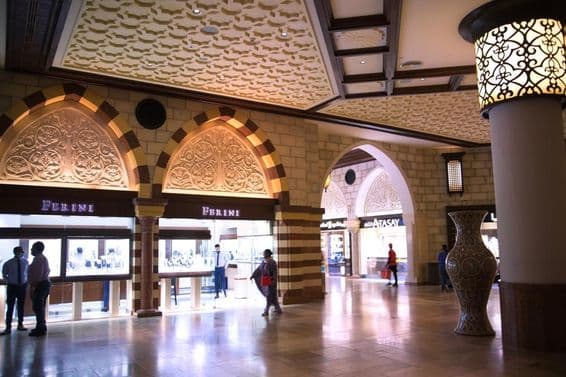 دبئی مال شاپنگ سینٹر، دنیا کا سب سے بڑا خریداری مقام۔