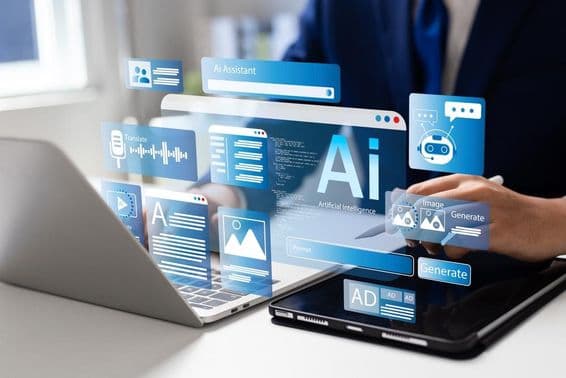 ایک شخص کمپیوٹر پر AI اوزار تک رسائی حاصل کر رہا ہے۔