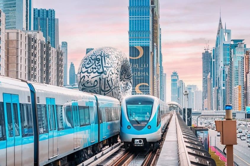 دبئی میٹرو کے ارد گرد مستقبل کا میوزیم۔