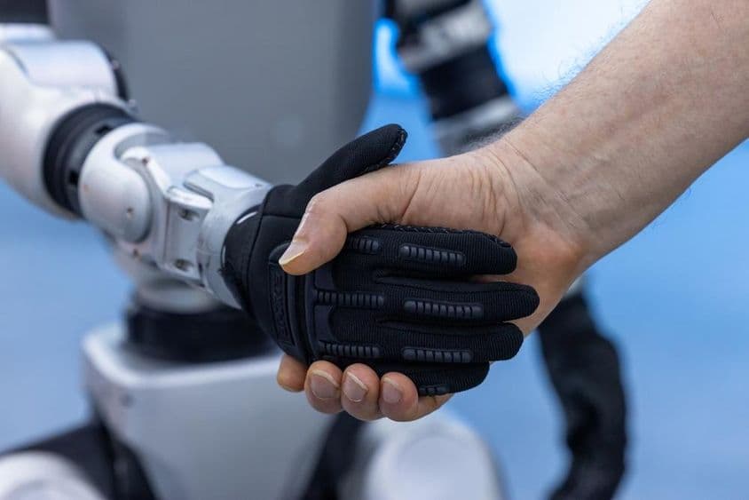 انسان اور روبوٹ کے تعاون کی مظہر