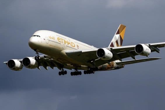 اتحاد ائیرویز مسافر طیارہ۔