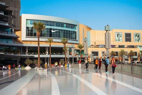 دبئی مال دنیا کا دوسرا سب سے بڑا شاپنگ مال ہے۔