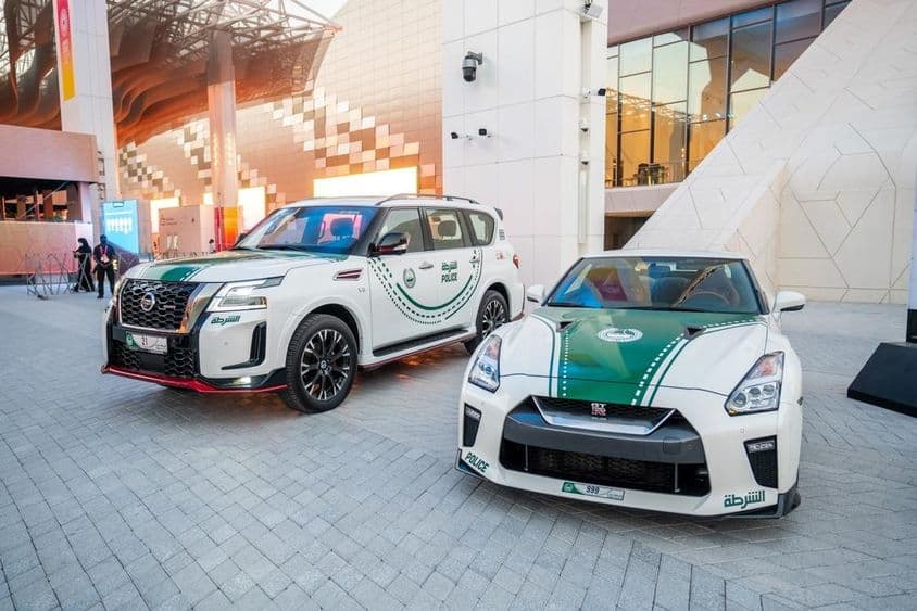 ایکسپو۲۰۲۰ میں نمائش کی گئی دبئی پولیس کی گاڑیاں۔
