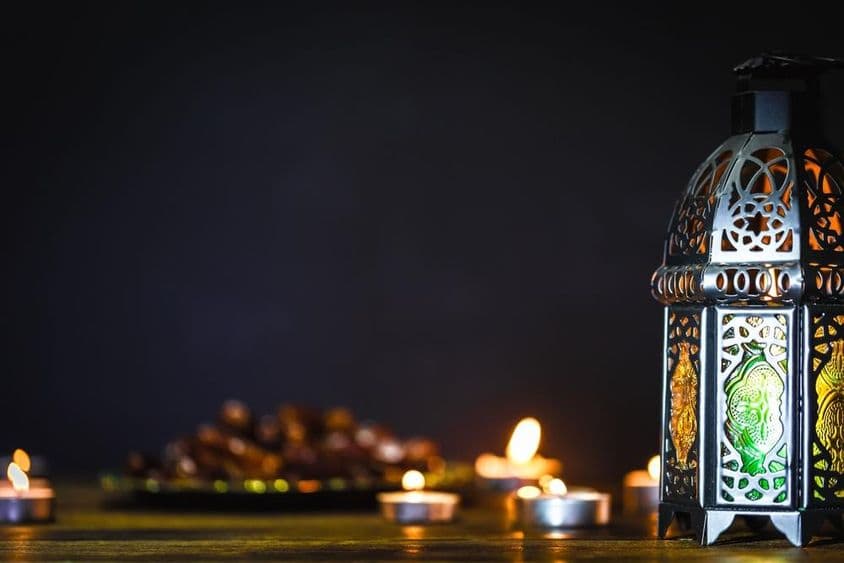 رمضان کی شمع درماتک غروب آفتاب کے آسمان تلے